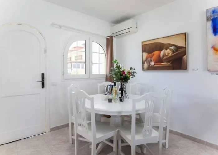 Vila Corralejo Boutique Art Villa Fuego With Private Pool Bbq 20 Seconds To The Beach By Amazzzing Travel *