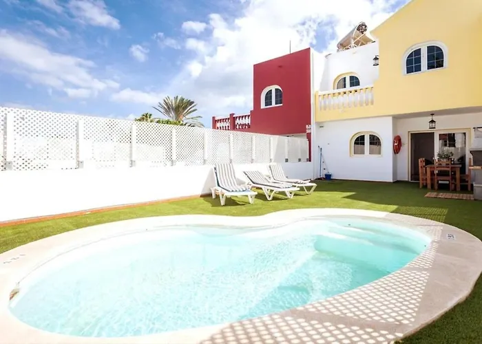 Vila Corralejo Boutique Art Villa Fuego With Private Pool Bbq 20 Seconds To The Beach By Amazzzing Travel